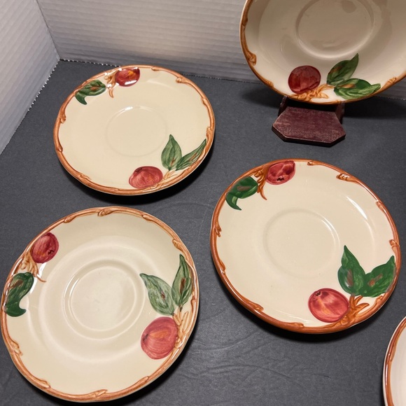 6 Franciscan ware apple pattern vintage saucers - Picture 4 of 6